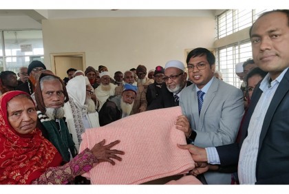 ফুলপুরে মুক্তিযোদ্ধাদের মাঝে কম্বল বিতরণ 