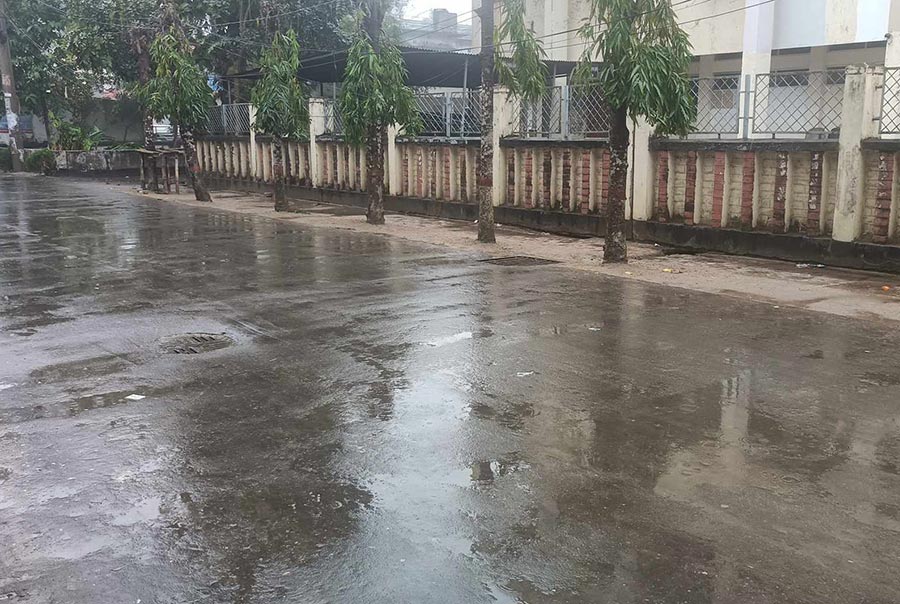 গোপালগঞ্জে তীব্র শীতের সঙ্গে বৃষ্টিতে জনজীবন বিপর্যস্ত
