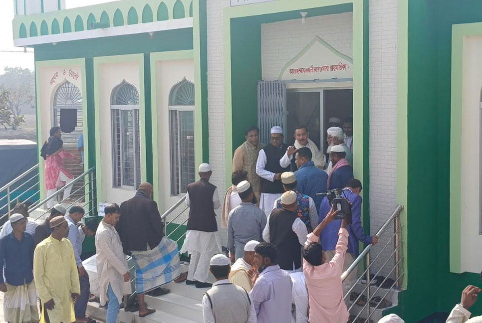 কুতুবদিয়ায় আনুষ্ঠানিকভাবে উদ্বোধন হলো বঙ্গবন্ধু কমপ্লেক্স