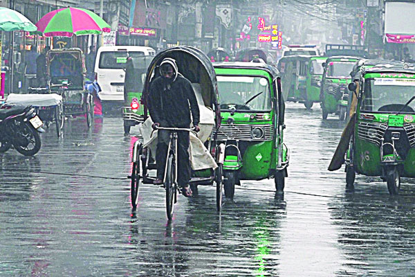তীব্র শীতের মধ্যেই বৃষ্টি