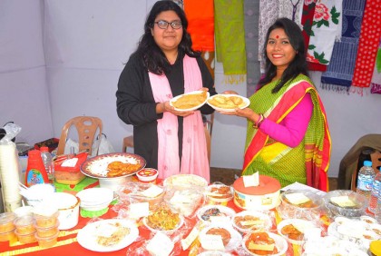 বগুড়ায় শুরু হয়েছে দুই দিনের পিঠা উৎসব