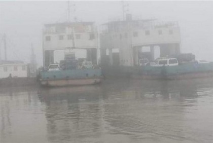 ঘন কুয়াশায় ৩ নৌরুটে ফেরি চলাচল বন্ধ