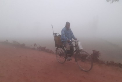 শীতের দাপটে কাঁপছে নীলফামারী

