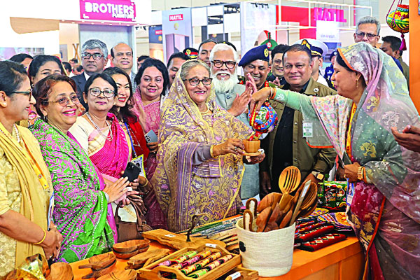 বহুমুখী রপ্তানি বাড়াতে নতুন বাজার খুঁজুন