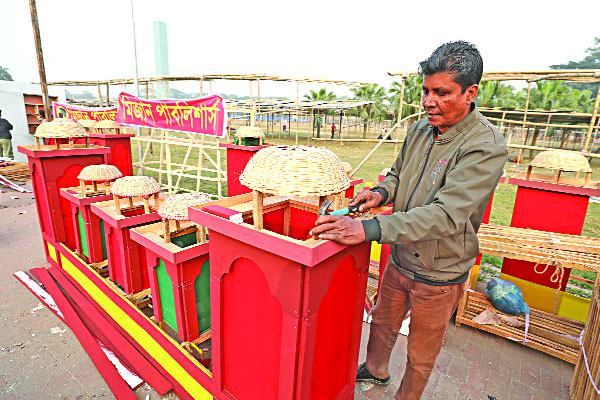 বইমেলা নিয়ে ব্যস্ত প্রকাশকরা