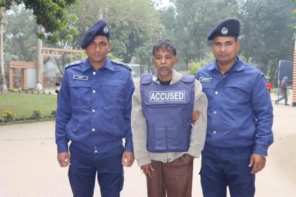 স্ত্রীকে কুপিয়ে হত্যা, ঘাতক স্বামী গ্রেফতার
