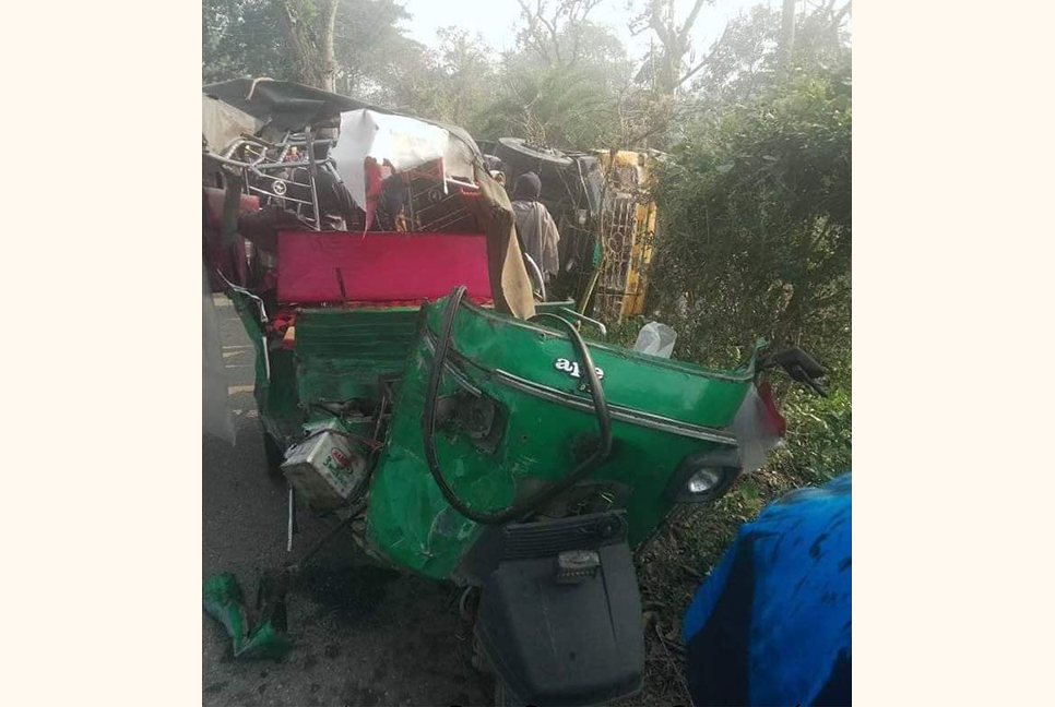ঝিনাইদহে ট্রাক-সিএনজির সংঘর্ষে নিহত ২, আহত ৪