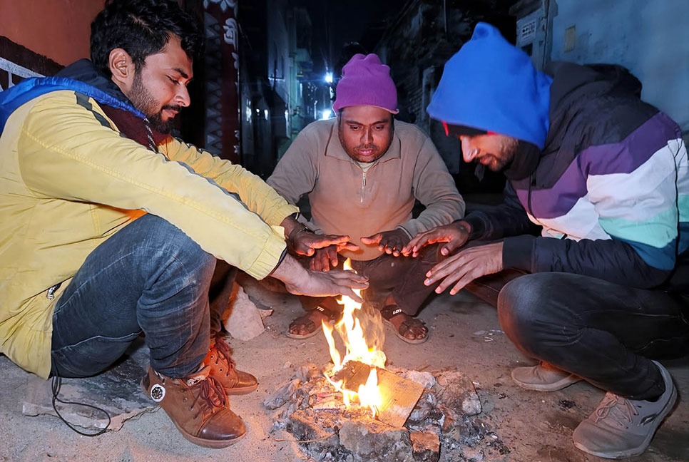 দিনাজপুরে মৃদু শৈত্যপ্রবাহ