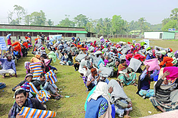 বসুন্ধরা গ্রুপের শীতবস্ত্র পেলেন পটুয়াখালীর শীতার্তরা