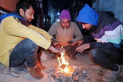দিনাজপুরে মৃদু শৈত্যপ্রবাহ