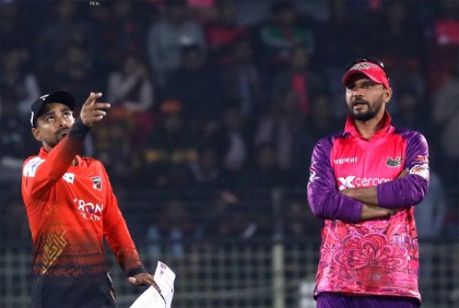 টস জিতে মাশরাফিকে নিয়েই ফিল্ডিংয়ে সিলেট

