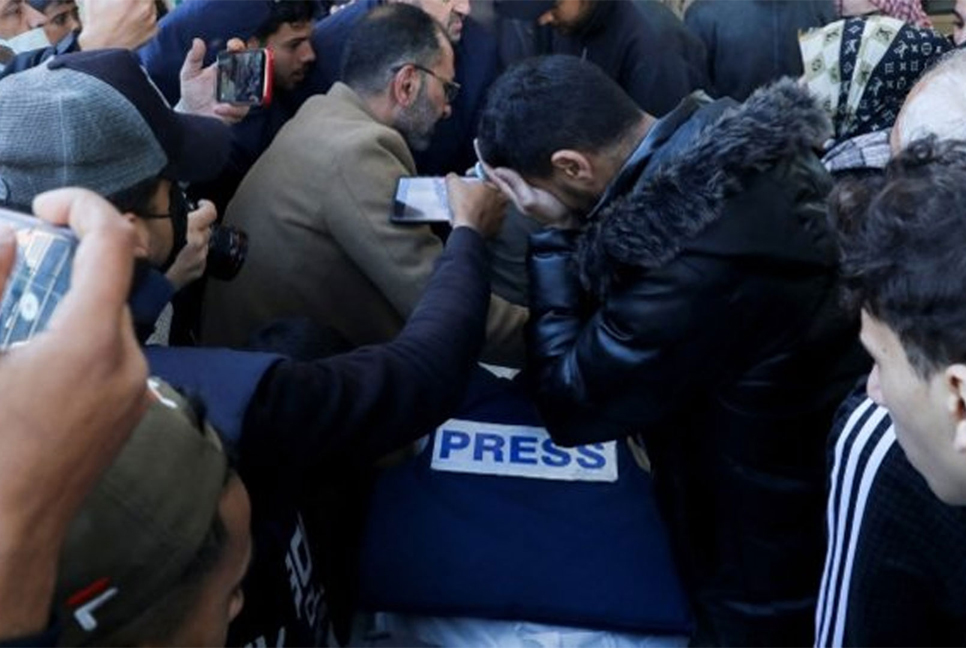 গাজায় ইসরায়েলি হামলায় ১২০ সাংবাদিক নিহত