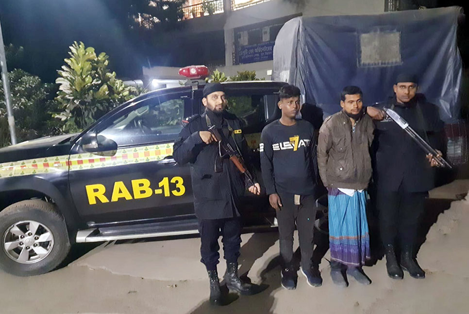 দিনাজপুরে দুই মাদক কারবারি গ্রেফতার