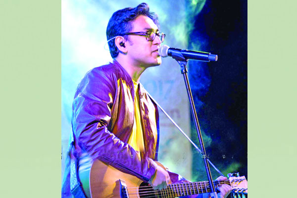 ফের ঢাকা মাতাবেন অনুপম