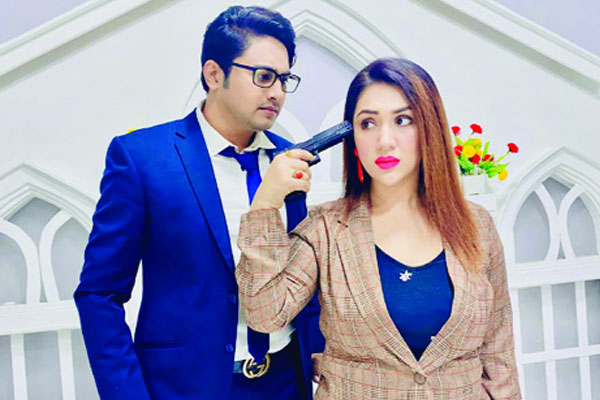 ভালোবাসা দিবসে অপু-জয়