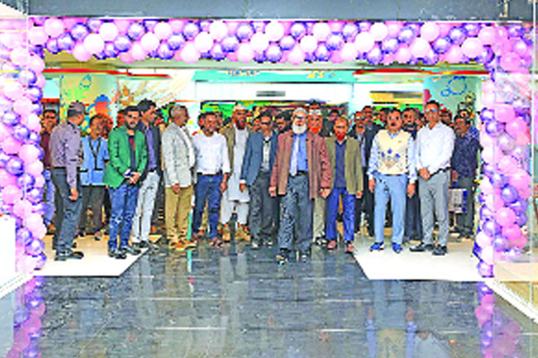 বসুন্ধরা সিটিতে মোবাইল সিটি ও অ্যাপারেল কর্নার উদ্বোধন
