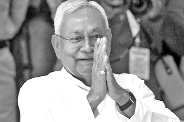 সকালে ইন্ডিয়া জোট ছেড়ে বিকালে বিহারের মুখ্যমন্ত্রী