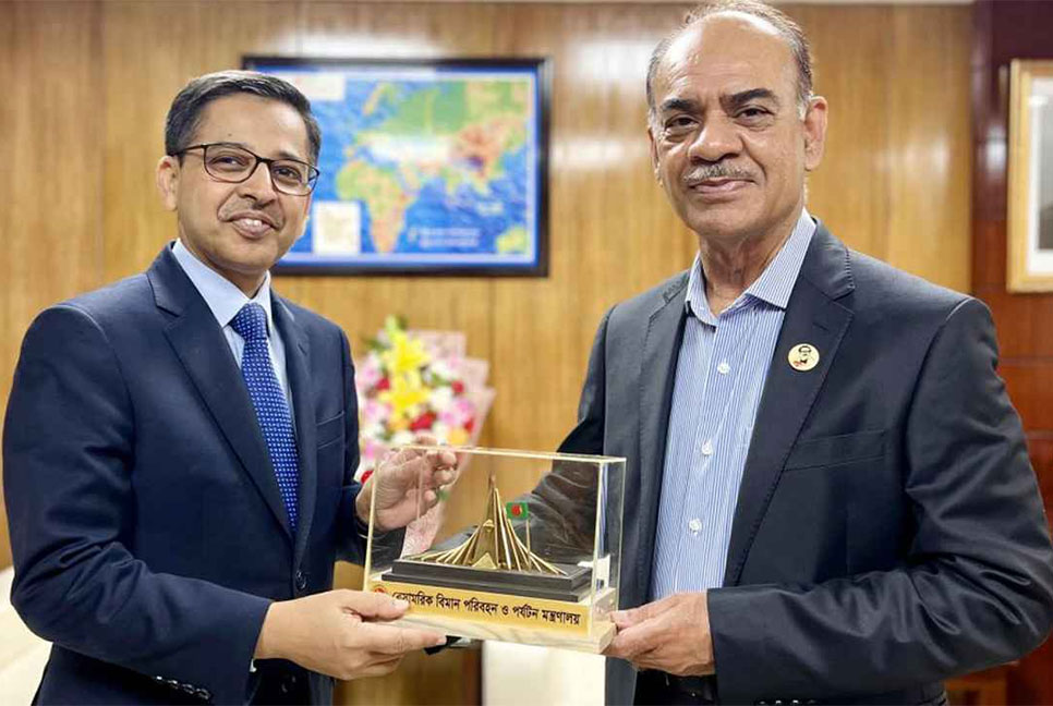 অন-অ্যারাইভাল ভিসার কথা ভাবছে ভারত : প্রণয় ভার্মা