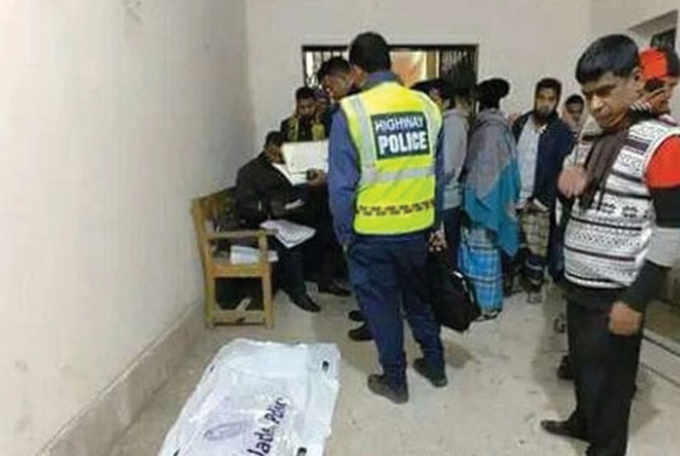 ট্রাকচাপায় মেজ ও ছোটর বিয়েতে যোগ দেওয়া হলো না দুই ভাইয়ের 

