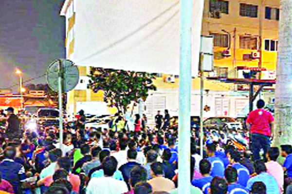 বাংলাদেশিসহ ৪৯০ জন আটক মালয়েশিয়ায়