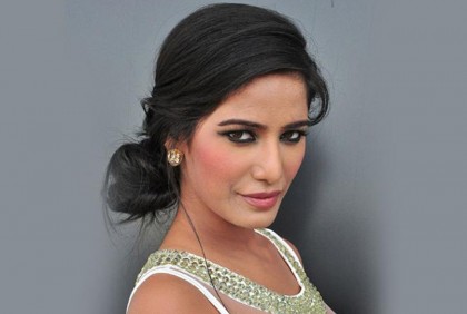 সত্যিই কি মারা গেছেন পুনম পান্ডে