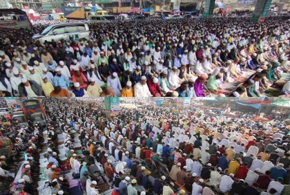 ইজতেমা ময়দানে লাখো মুসল্লির অংশগ্রহণে জুমার জামাত অনুষ্ঠিত 