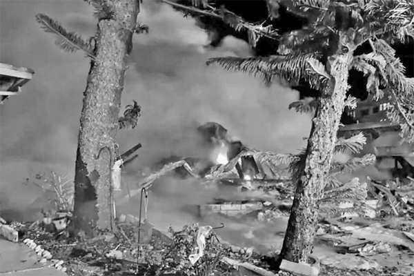 যুক্তরাষ্ট্রে লোকালয়ে বিমান বিধ্বস্ত বহু হতাহতের আশঙ্কা