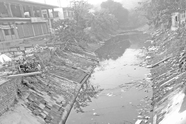দূষণ দখলে জি কে প্রকল্পের খাল
