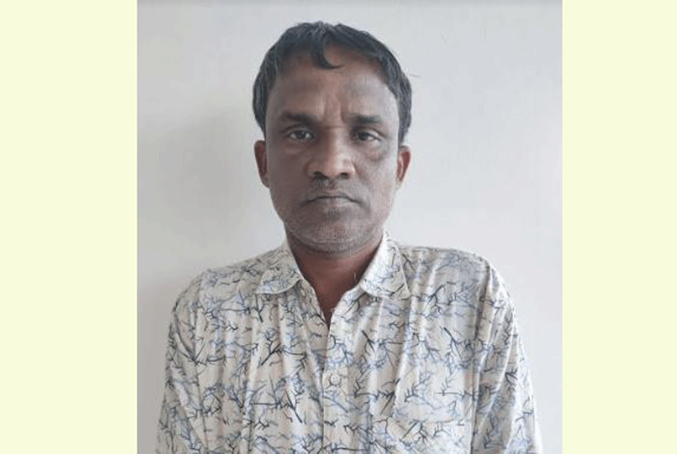 বরিশালে সৌদি রিয়েল বিক্রির কথা বলে প্রতারণা, প্রতারক আটক