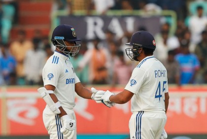 ইংল্যান্ডের বিপক্ষে বুমরাহর বিধ্বংসী বোলিং, চালকের আসনে ভারত