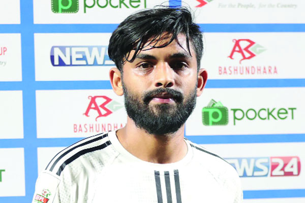 এক গোলেই আলোচনায় তরুণ মিনহাজুর
