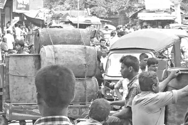 যানজটে নাকাল শৈলকুপাবাসী