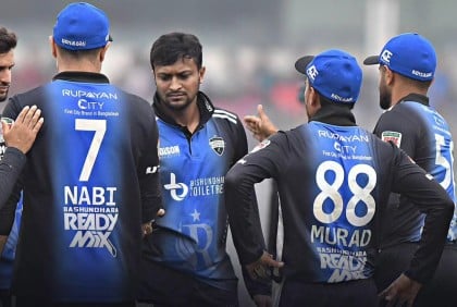 সাকিবের অলরাউন্ড নৈপুণ্যে ঢাকাকে ৬০ রানে হারাল রংপুর