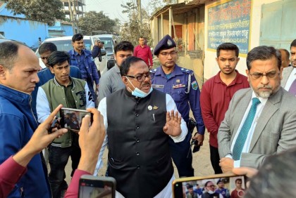 বগুড়ায় খাদ্যমন্ত্রীর আকস্মিক অভিযান 