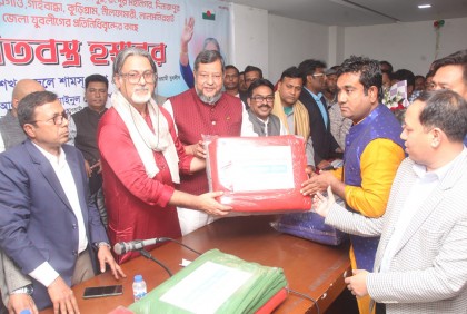 মানবিক যুবলীগের প্রধান কাজ প্রতিবিপ্লবীদের প্রতিহত করে সাধারণ মানুষের পাশে থাকা : শেখ পরশ

