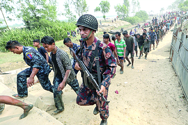 পালাচ্ছে মিয়ানমার সেনারা