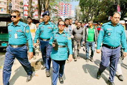 
বরিশালে সড়কের ফুটপাত
অবৈধ দখলমুক্ত করলো ট্রাফিক বিভাগ