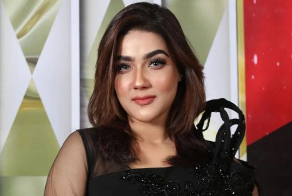 এবার সংরক্ষিত নারী আসনের ফরম কিনলেন মাহিয়া মাহি