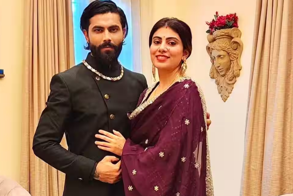 স্ত্রীর কথায় ওঠেন-বসেন জাদেজা?