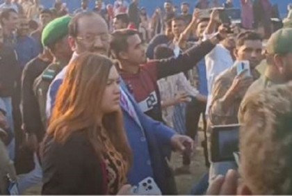 ‘ভুয়া ভুয়া’ দুয়োধ্বনি, বাধ্য হয়ে বইমেলা ছাড়লেন মোশতাক-তিশা দম্পতি