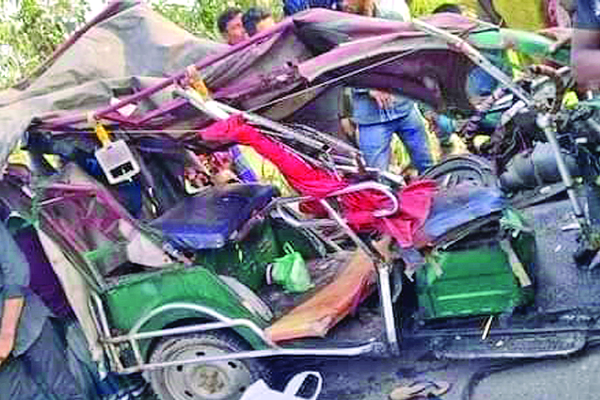 এক দুর্ঘটনায় শেষ পুরো পরিবার