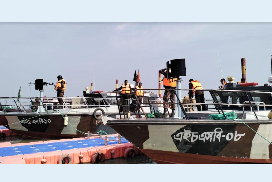 নাফনদীতে সর্বোচ্চ সতর্ক অবস্থানে রয়েছে বিজিবি