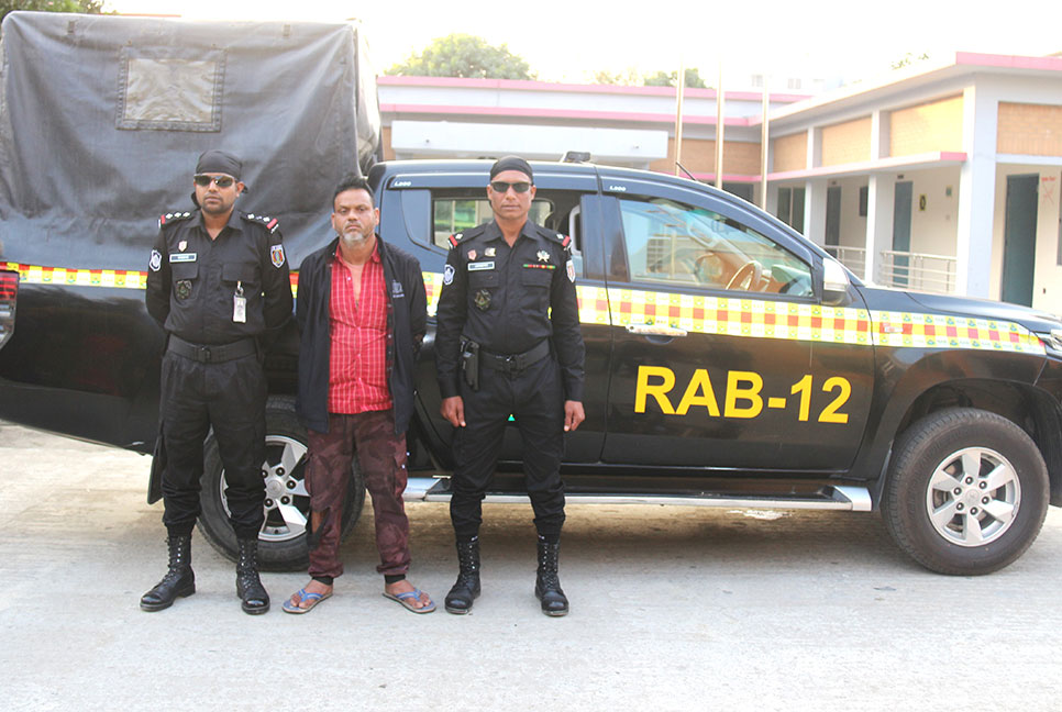 সিরাজগঞ্জে মাদক ব্যবসায়ী আটক