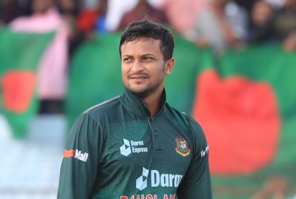 তিন ফরম্যাটে অধিনায়কত্ব ছাড়লেন সাকিব 
