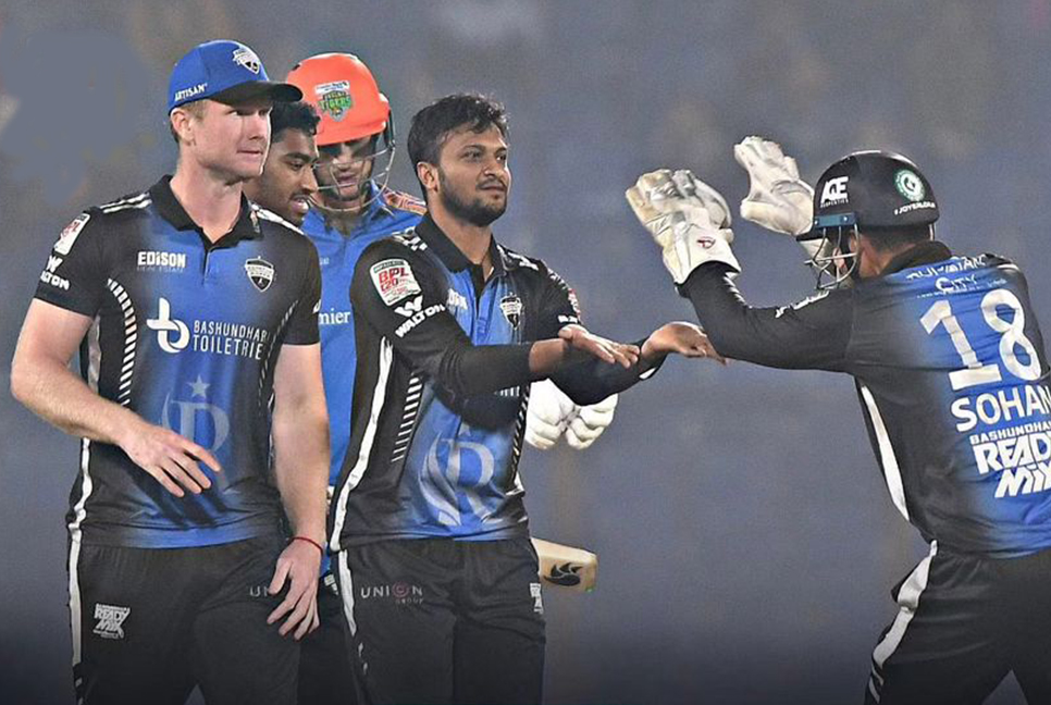 রংপুরের রান পাহাড় টপকাতে পারল না খুলনা