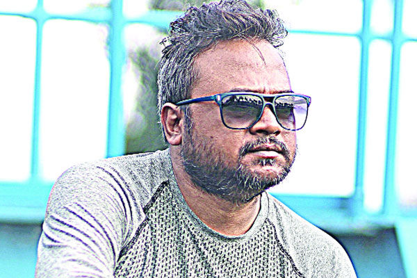 রব জানে সব নিয়ে ভ্যালেন্টাইনে এফ এ সুমন