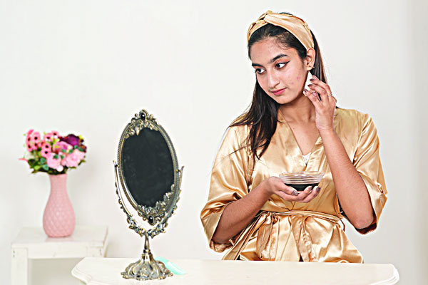 ত্বকের ধরন বুঝে তেল বাছুন