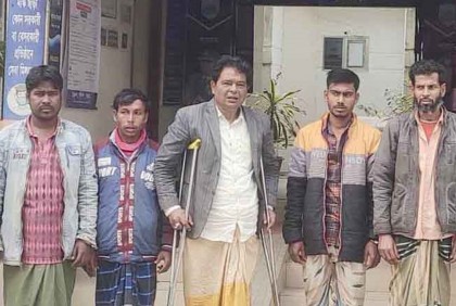 বগুড়ায় আওয়ামী লীগ নেতাসহ ৫ জুয়াড়ি আটক