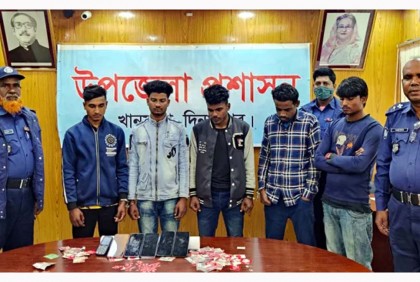 খানসামায় অনলাইনে জুয়া খেলার অভিযোগে গ্রেফতার ৫ 