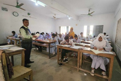 এসএসসি-সমমান পরীক্ষায় নেত্রকোনায় প্রথম দিনে অনুপস্থিত ২৩৫ জন 

